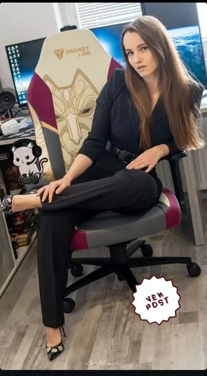 Monique Regnum Thumbnail Picture