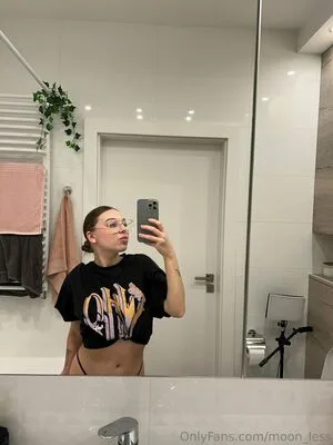 Moon Less OnlyFans Leaked Free Thumbnail Picture - #4beEBgamOX
