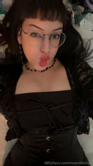 Moonlitkittyx OnlyFans Leaked Free Thumbnail Picture - #jigr6Geltl