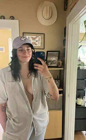 Mrs Homewrecker Thumbnail Picture