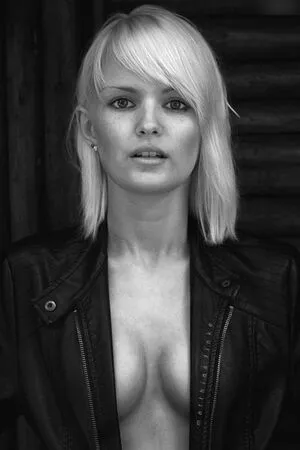 Mrs Kara Thumbnail Picture
