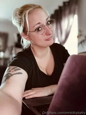 Mrstittykatty OnlyFans Leaked Free Thumbnail Picture - #DYT75bZOr0