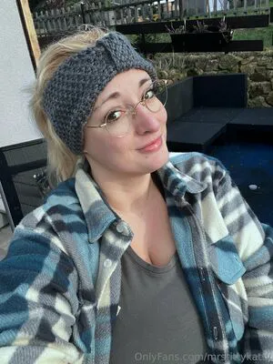 Mrstittykatty OnlyFans Leaked Free Thumbnail Picture - #zm0TesGggf