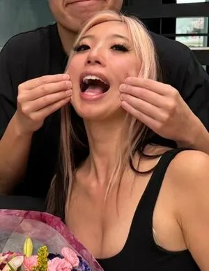 Munchie Michelle Thumbnail Picture
