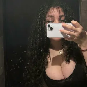 N Nuviaa Thumbnail Picture
