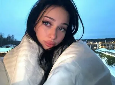 Nadina Feldirova Thumbnail Picture