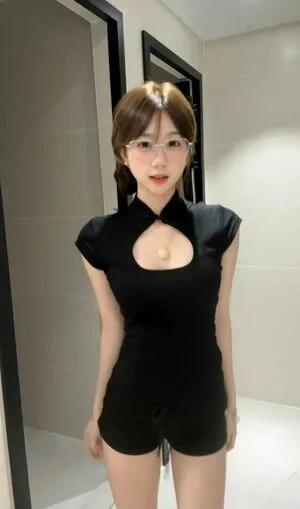 Nadine Abigail Thumbnail Picture