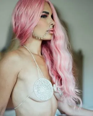 Nadine Velazquez Thumbnail Picture