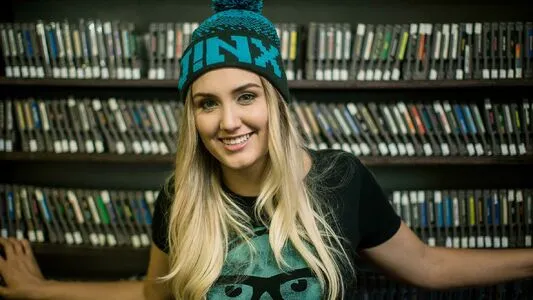 Naomi Kyle Thumbnail Picture