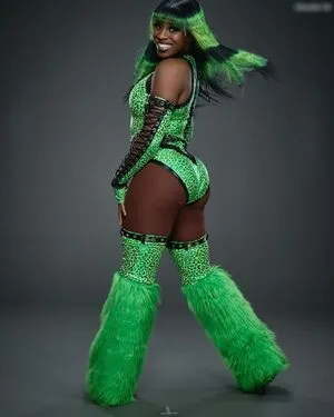 Naomi Thumbnail Picture