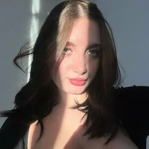 Naominykeee Thumbnail Picture