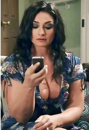 Natalie J Robb Thumbnail Picture