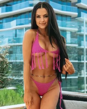 Natalie Negrotti Profile Thumbnail