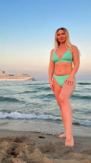 Natalie Power Thumbnail Picture