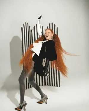 Natasha Lyonne Thumbnail Picture