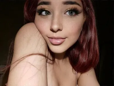 Natasha Snyder Thumbnail Picture
