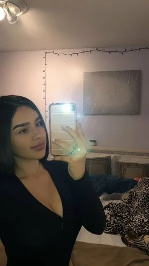 Neida Lara Thumbnail Picture