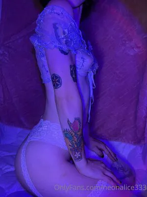 Neonalice333 Thumbnail Picture