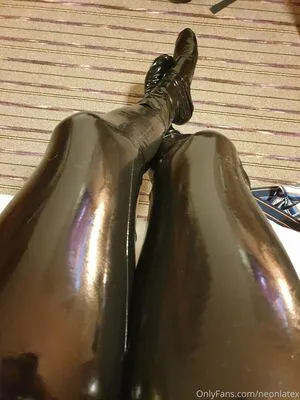 Neonlatex OnlyFans Leaked Free Thumbnail Picture - #lGh4Exbatk