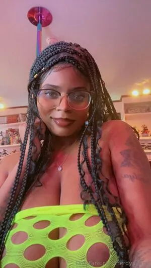 Nerdynaomi Thumbnail Picture