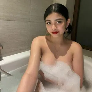 neslyn.ly Profile Thumbnail