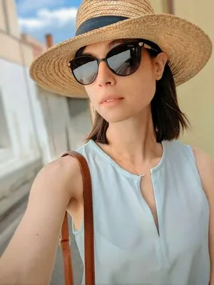 Newchloe18 Thumbnail Picture
