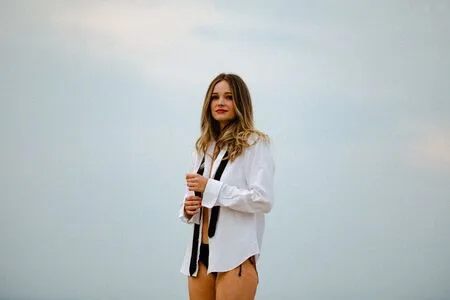 Nicole Schtte Thumbnail Picture