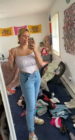 Nicolette Thumbnail Picture