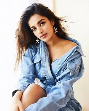 Nidhhi Agerwal Thumbnail Picture