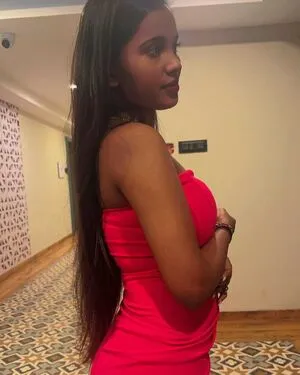 Nidhi Joshi Thumbnail Picture