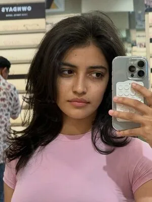 Niharika Thumbnail Picture