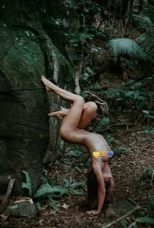 Niiicole Thumbnail Picture