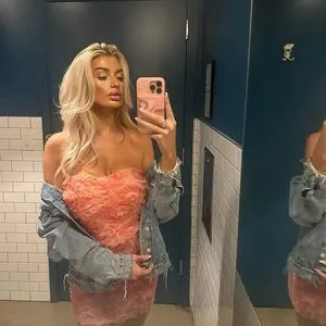 Nikki Nigh Thumbnail Picture