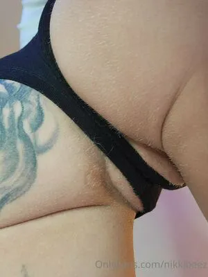 Nikkibeez Thumbnail Picture