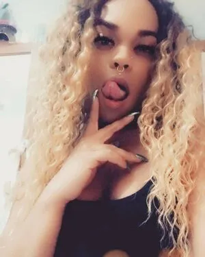 Nina Gottii Thumbnail Picture