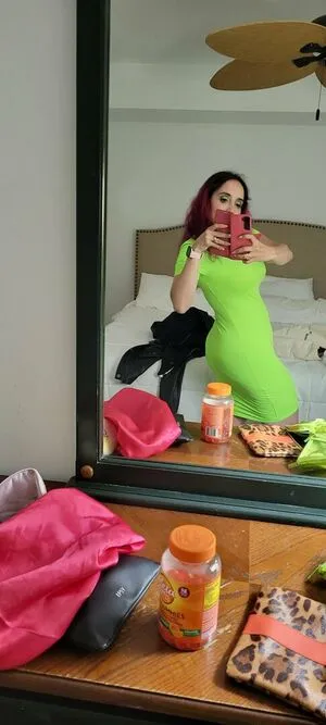 Nina Osegueda Queenhell Thumbnail Picture