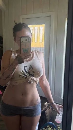 Noah Cyrus OnlyFans Leaked Free Thumbnail Picture - #SBSICAikRZ