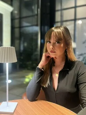 Nude De Laure Thumbnail Picture