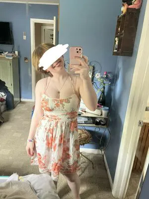 Nudesthroaway8787 Thumbnail Picture