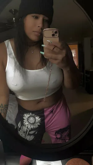 Nyla Rose Thumbnail Picture