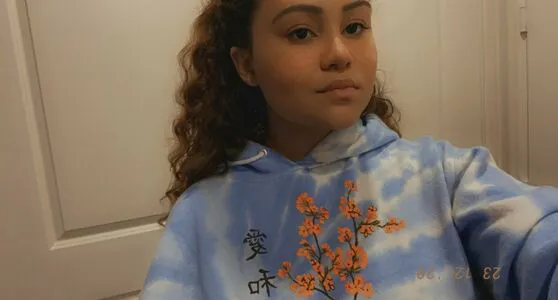Nyxiedust Thumbnail Picture