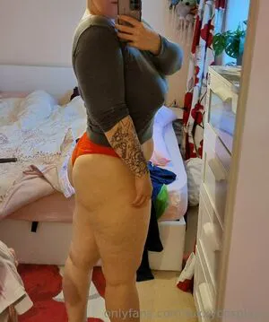 Ofcfoxxy Thumbnail Picture