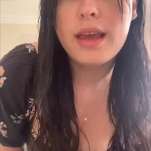 Ofelelia Scheider Profile Thumbnail