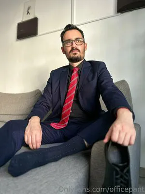 Officepant OnlyFans Leaked Free Thumbnail Picture - #RnWAVwAv07