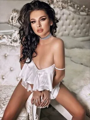 Oksifan Emily Wood Thumbnail Picture