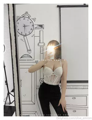 olive_emmm OnlyFans Leaked Free Thumbnail Picture - #bZDBC9DXTg