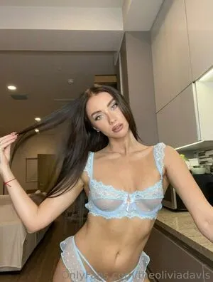 Olivia Davis Thumbnail Picture