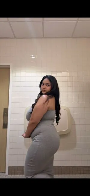 Oliviaa Williams00 Thumbnail Picture