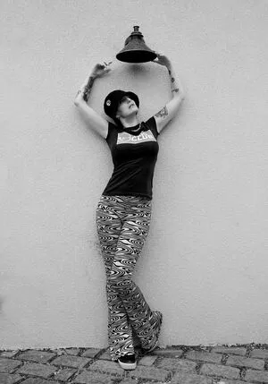 Oliviezizkova Thumbnail Picture