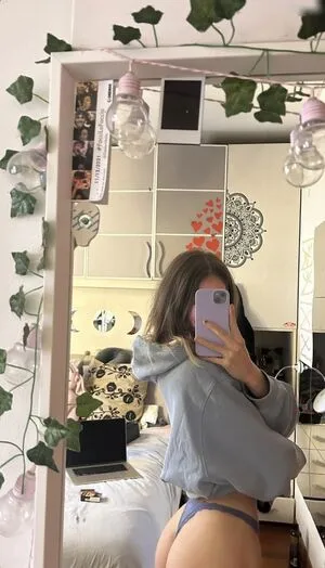 Onlylittlegaja Thumbnail Picture